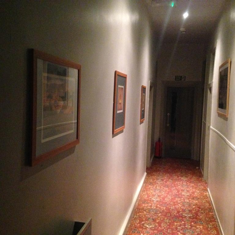 Peek-A-Booze - Budget Hotel - Adults Only Blackpool Bilik gambar